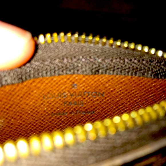 Authentic Louis Vuitton Key Pouch, Made in France. - Picture 9 of 11